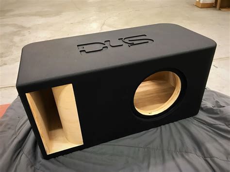 Single 15 inch subwoofer box design - The Rockville RSQ15 Single 15” 2.6 cu.ft. Sealed Car Subwoofer Enclosure Sub Box is designed for 15” subwoofers and is ideal for car audio systems that prioritize deep and …